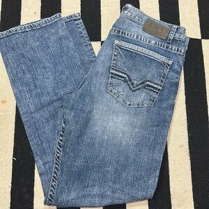 BKE Jake Straight Leg
Light Wash
Size 34 Long